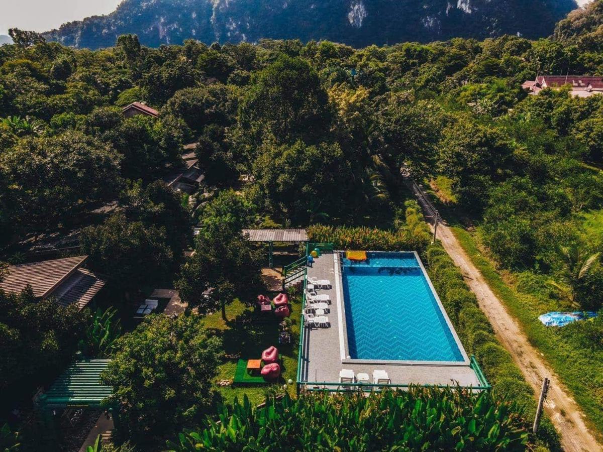 The Royal Bamboo Lodges - Sha Certified Khao Sok National Park Екстериор снимка