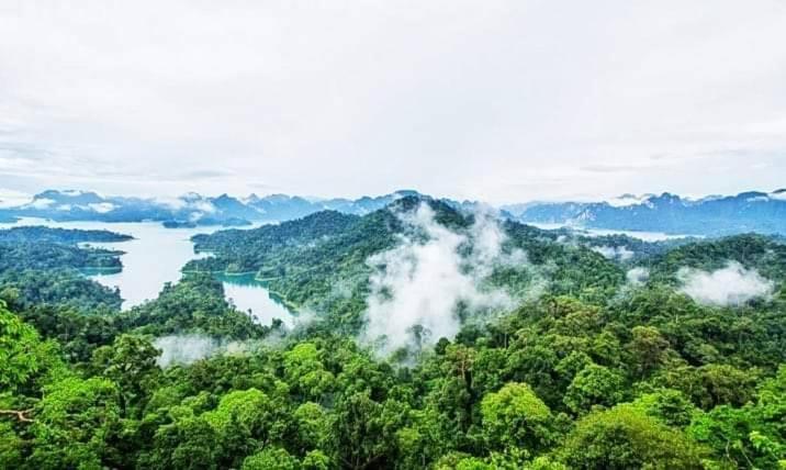 The Royal Bamboo Lodges - Sha Certified Khao Sok National Park Екстериор снимка